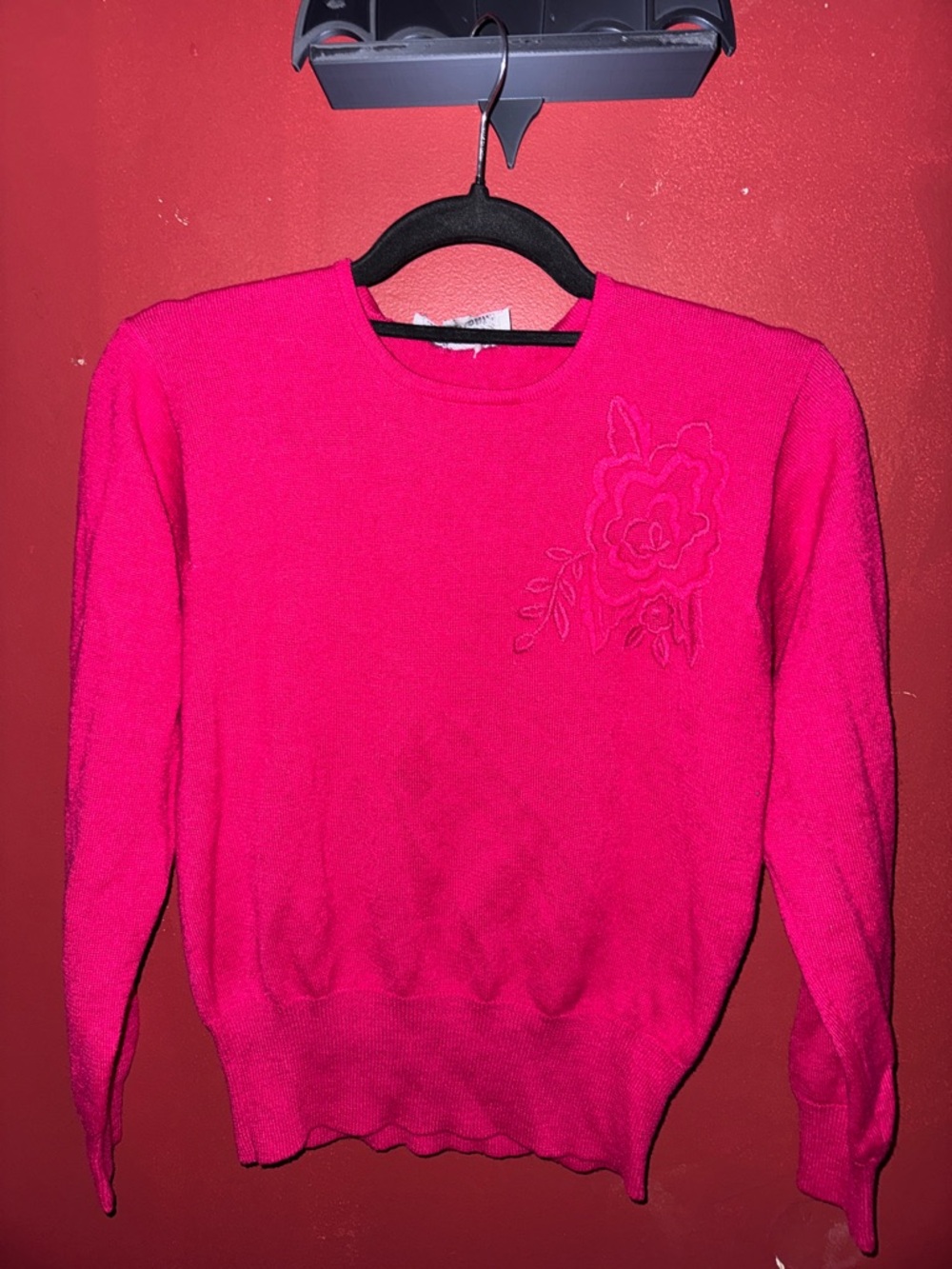 Women's Vintage Bright Pink Crewneck Sweater with Floral Embroidery